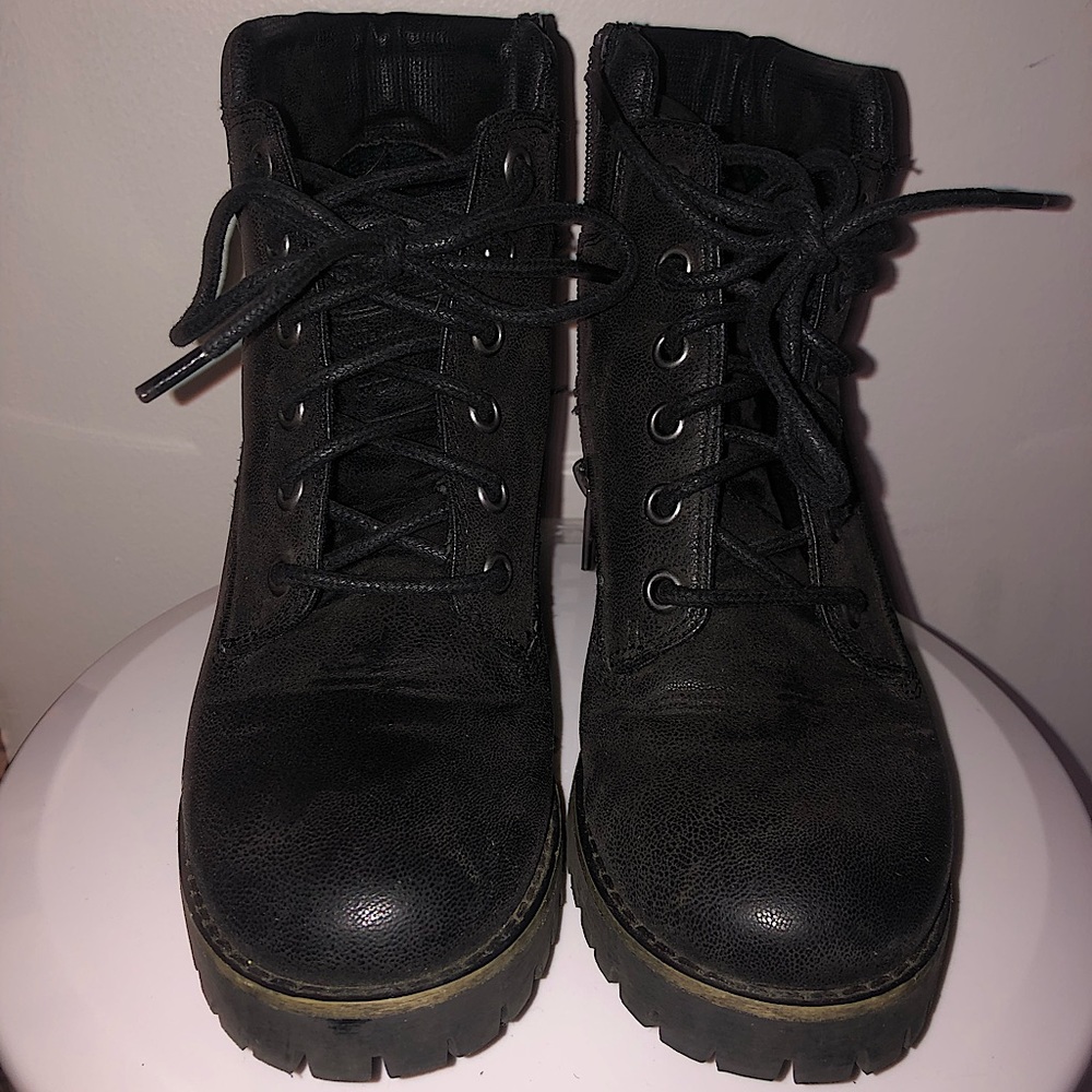 Crown Vintage size 6 boots
